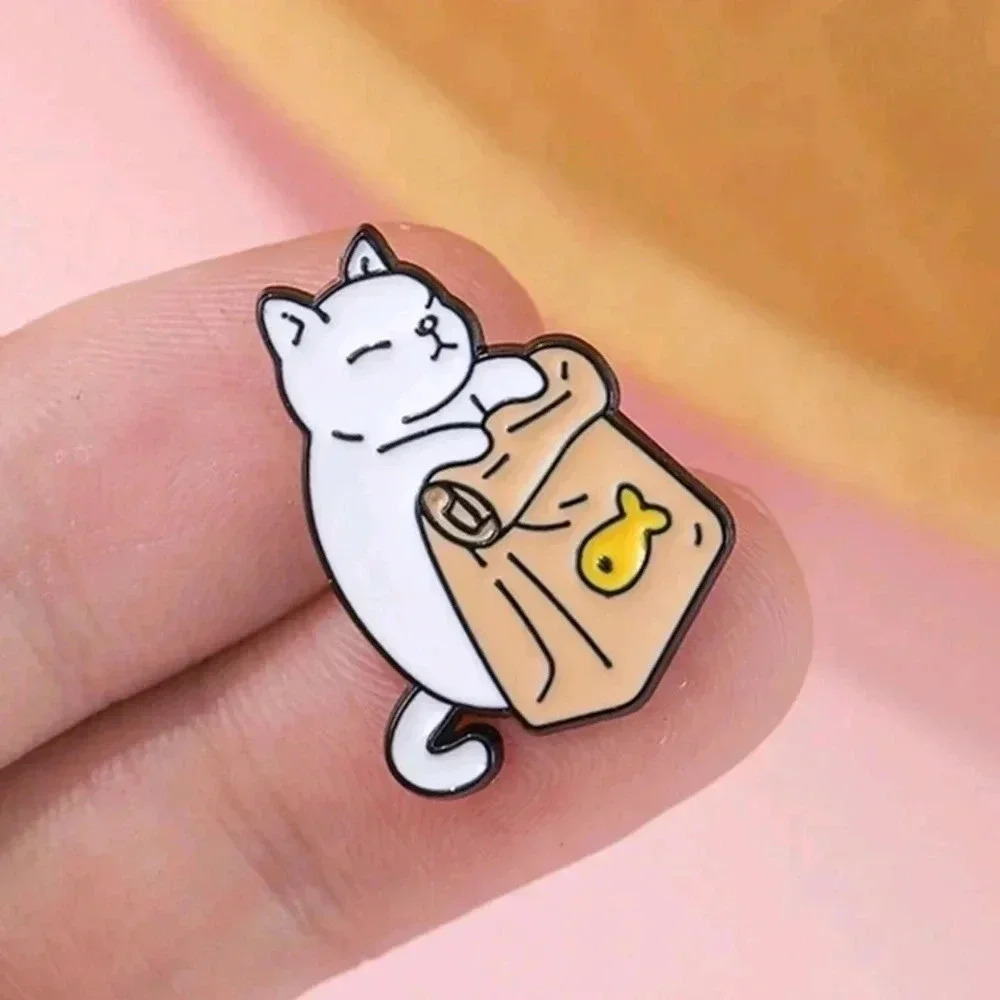 Cute white Chinese style lunch cat kitten anime enamel pin brooch charm purse ba